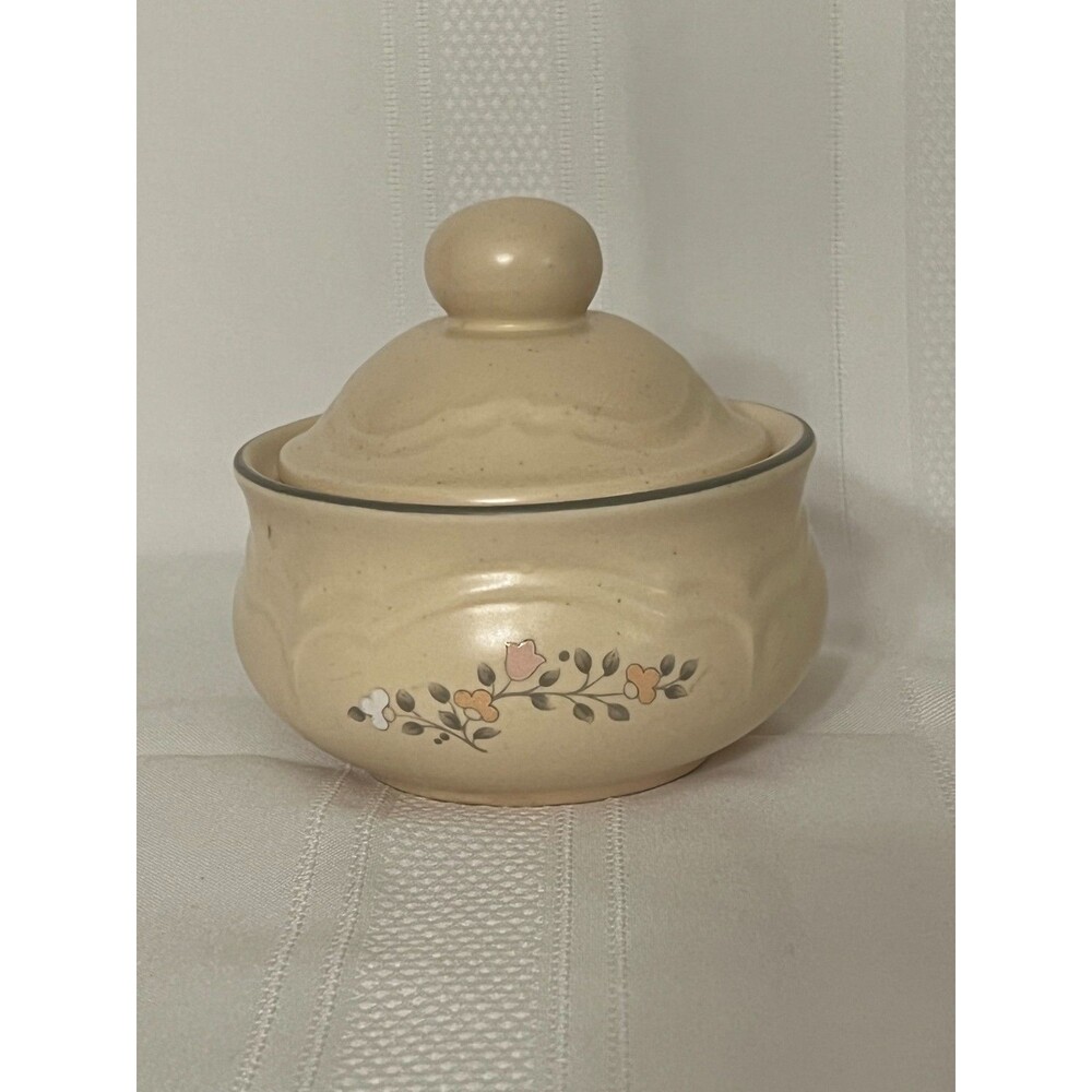 Vintage Retired 1980's Pfaltzgraff Rememberance Cream-colored Sugar Bowl w/Lid